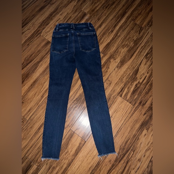 GOOD AMERICAN DARK WASH SUPER SKINNY JEANS SIZE 2 27” INSEAM - Picture 10 of 10
